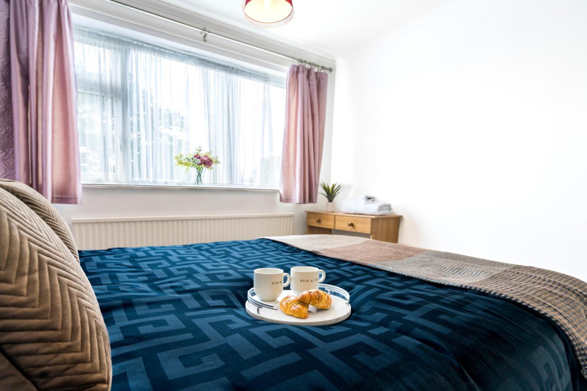 Leicester Oadby 4 Bed Home, 8 Guests, Park 5 Cars Bagian luar foto