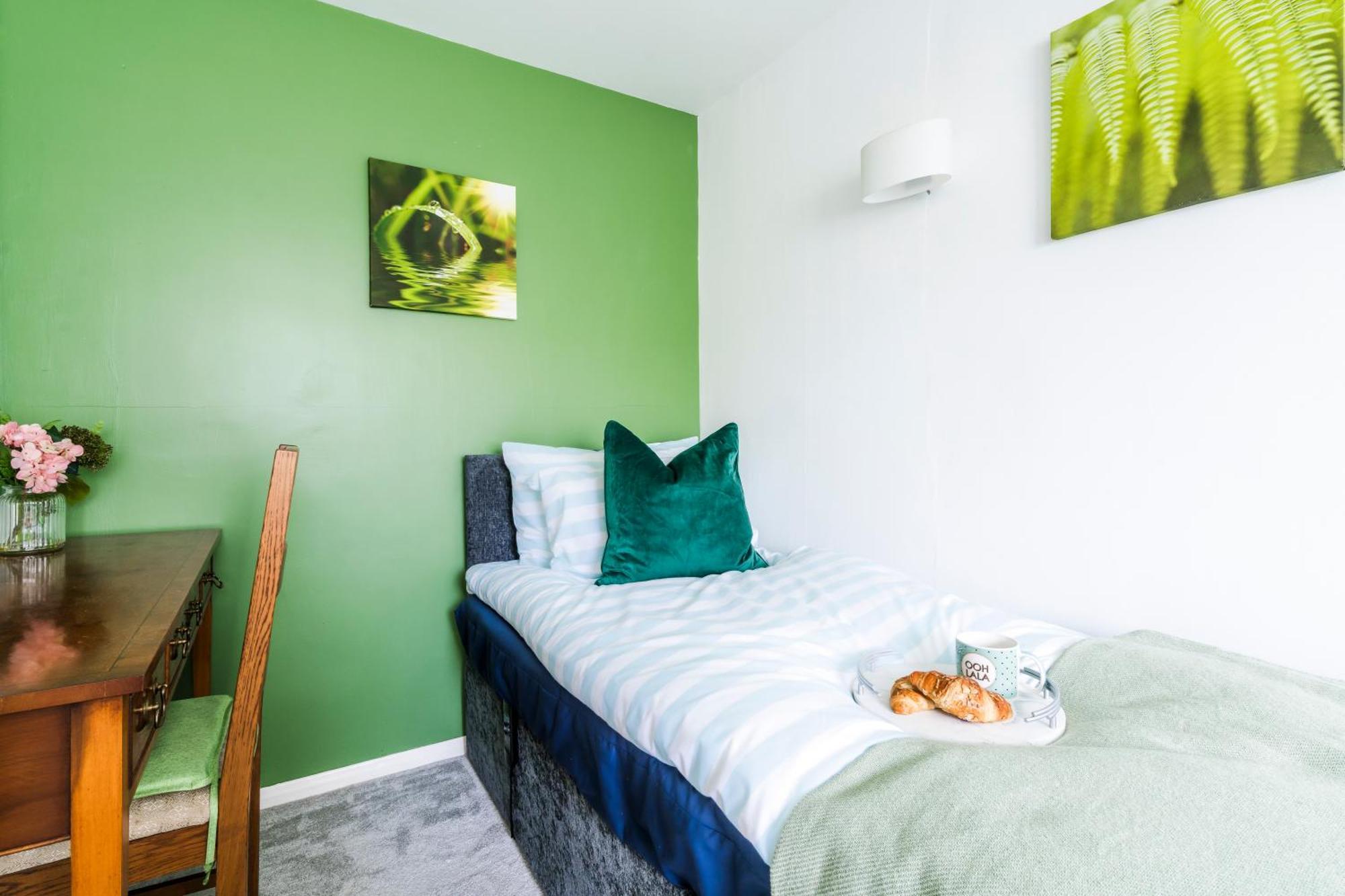 Leicester Oadby 4 Bed Home, 8 Guests, Park 5 Cars Bagian luar foto